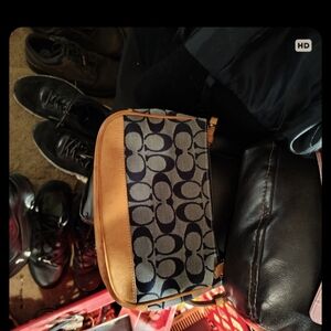 aquiredbins- genuine leather clean, slightly used like new authentic name brand